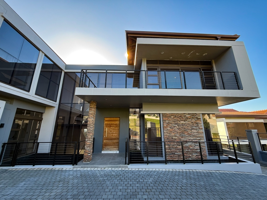 6 Bedroom Property for Sale in Izinga KwaZulu-Natal