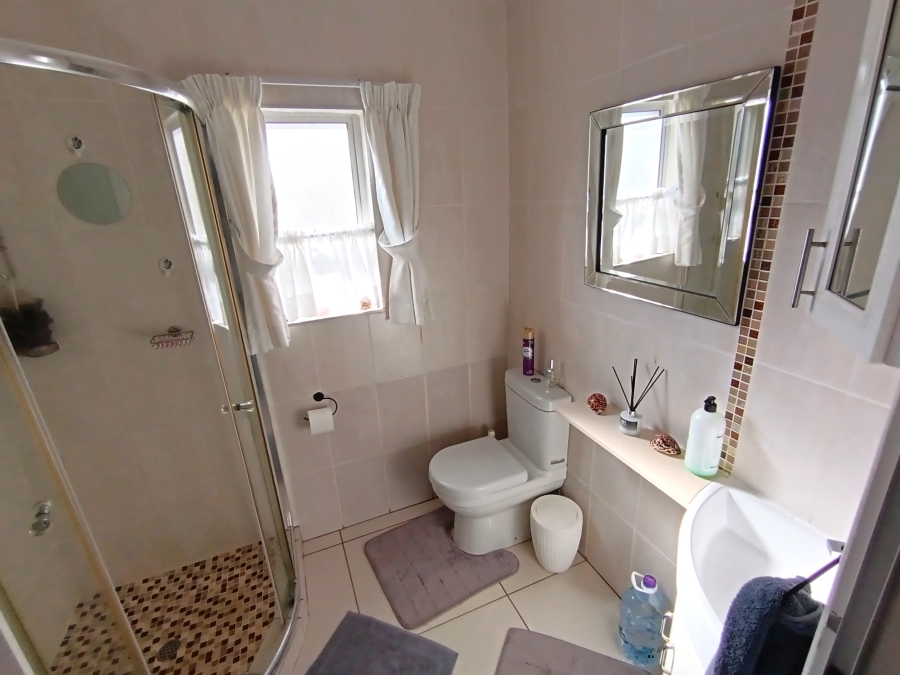 3 Bedroom Property for Sale in Uvongo Beach KwaZulu-Natal