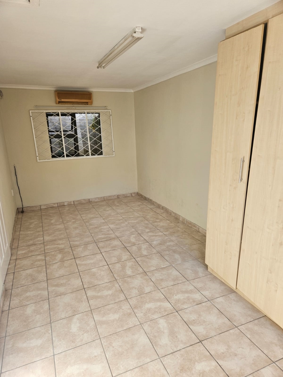 To Let 1 Bedroom Property for Rent in Durban North KwaZulu-Natal