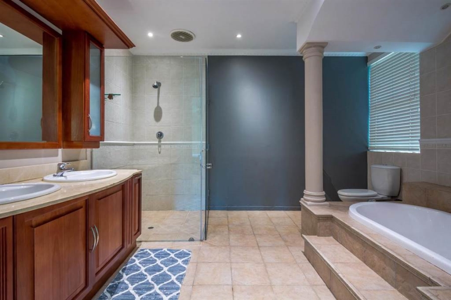 5 Bedroom Property for Sale in Umhlanga KwaZulu-Natal