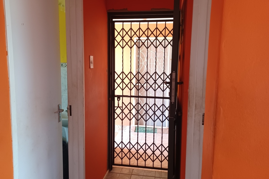 2 Bedroom Property for Sale in Woodhaven KwaZulu-Natal