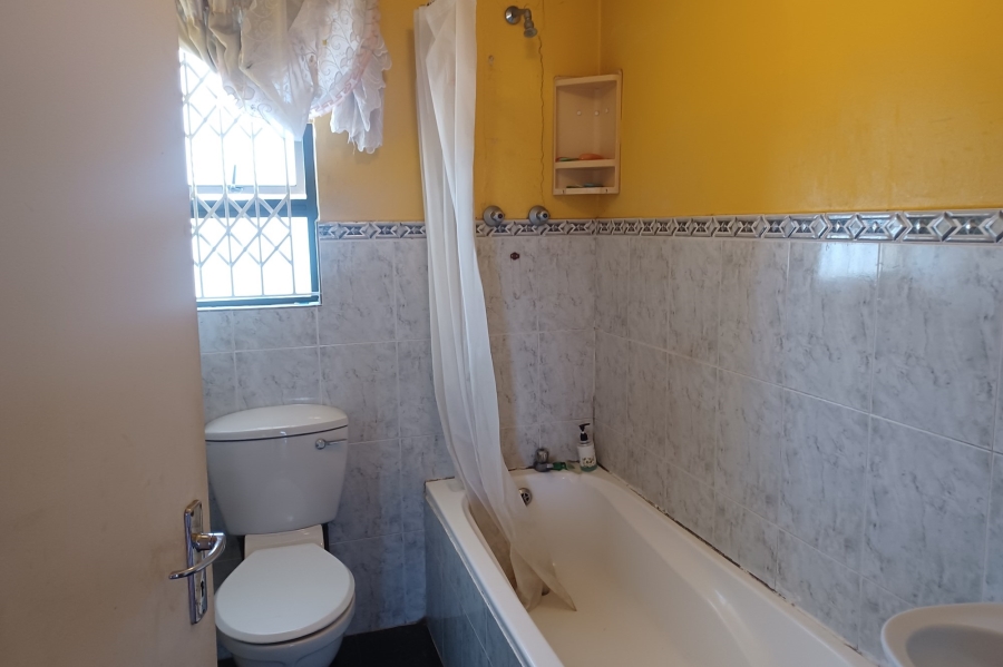 2 Bedroom Property for Sale in Woodhaven KwaZulu-Natal