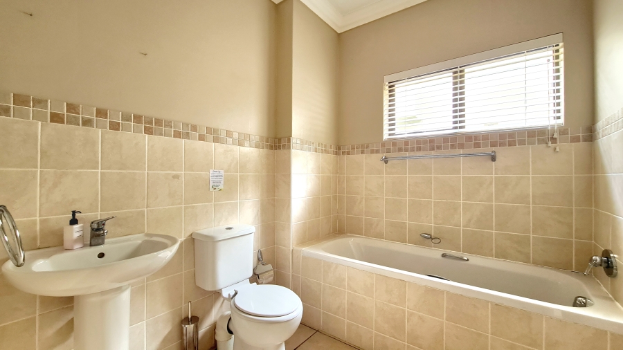 2 Bedroom Property for Sale in Selborne Golf Estate KwaZulu-Natal