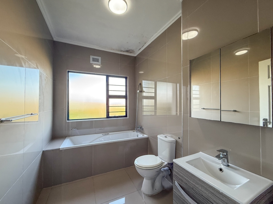 To Let 2 Bedroom Property for Rent in Palm Lakes Estate KwaZulu-Natal