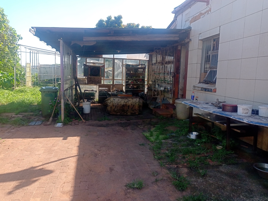 6 Bedroom Property for Sale in Sea View KwaZulu-Natal