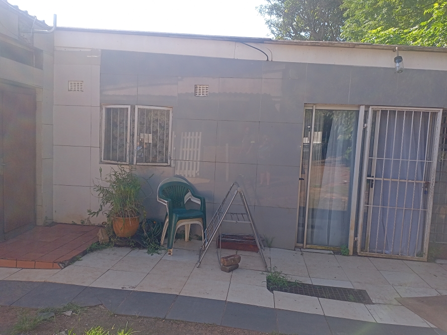 6 Bedroom Property for Sale in Sea View KwaZulu-Natal
