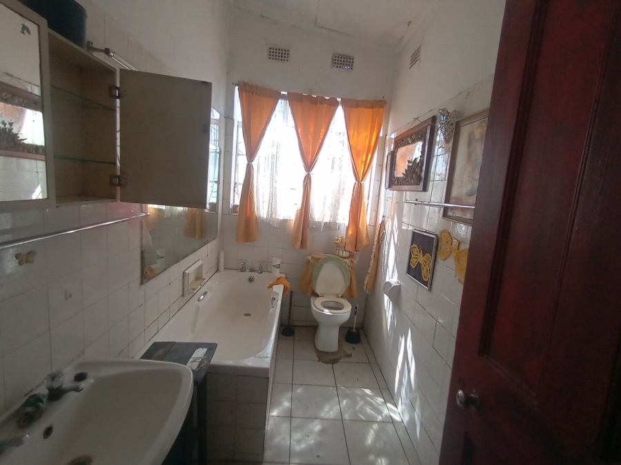 6 Bedroom Property for Sale in Sea View KwaZulu-Natal