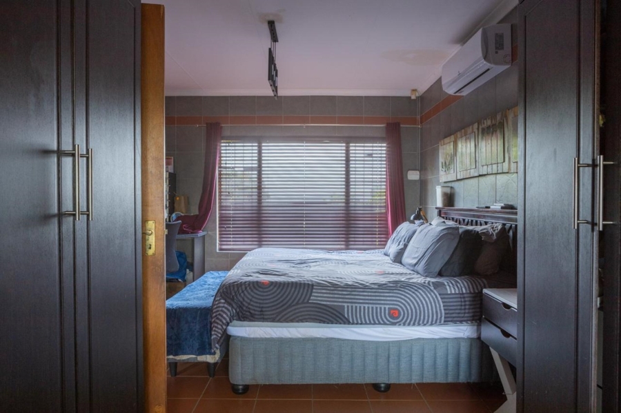 5 Bedroom Property for Sale in Yellowwood Park KwaZulu-Natal