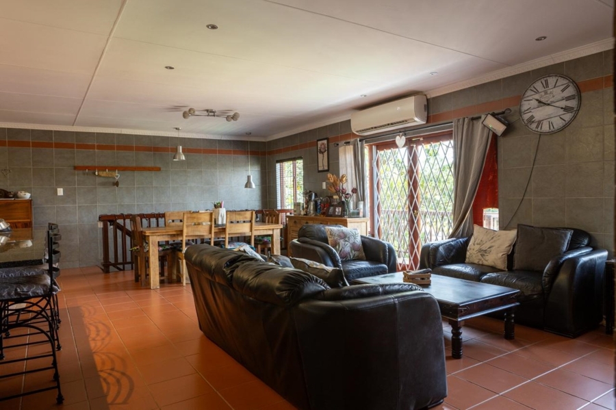5 Bedroom Property for Sale in Yellowwood Park KwaZulu-Natal