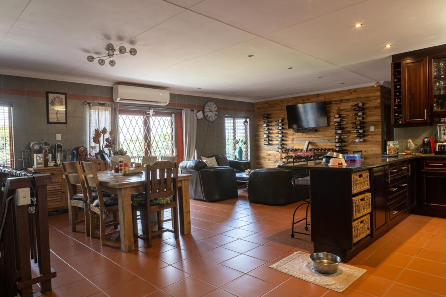 5 Bedroom Property for Sale in Yellowwood Park KwaZulu-Natal