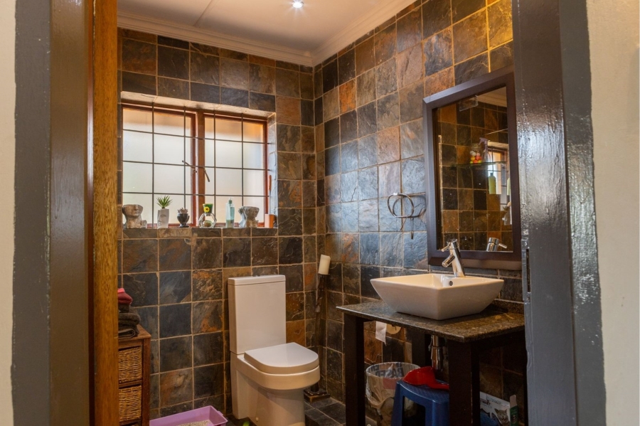 5 Bedroom Property for Sale in Yellowwood Park KwaZulu-Natal