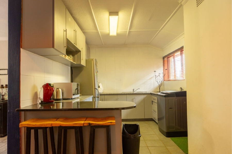 5 Bedroom Property for Sale in Yellowwood Park KwaZulu-Natal