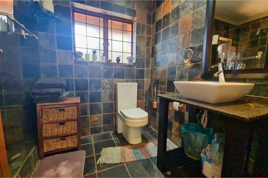 5 Bedroom Property for Sale in Yellowwood Park KwaZulu-Natal