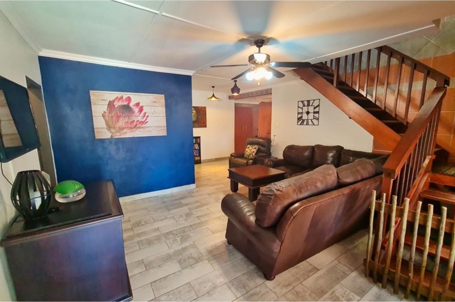 5 Bedroom Property for Sale in Yellowwood Park KwaZulu-Natal