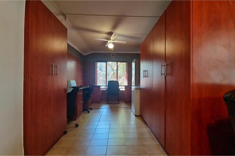 5 Bedroom Property for Sale in Yellowwood Park KwaZulu-Natal