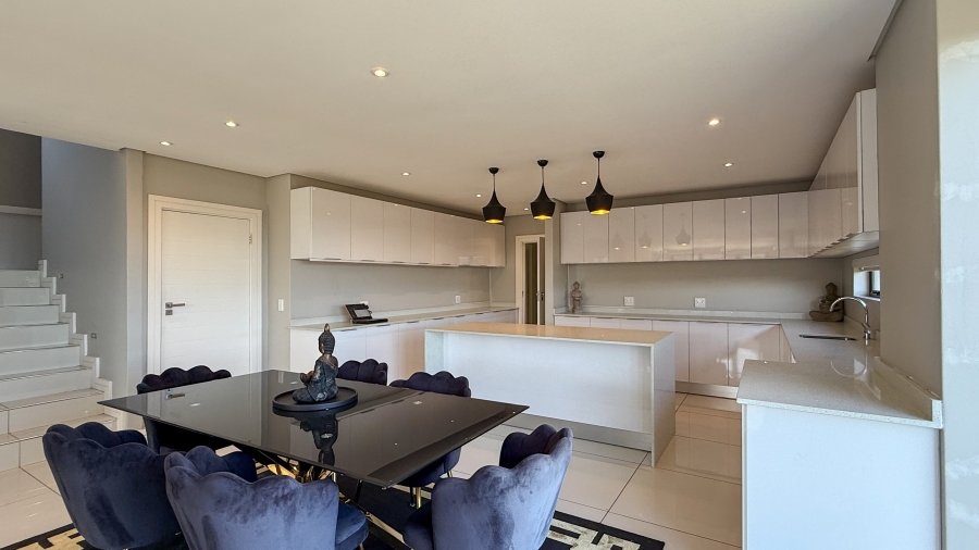 6 Bedroom Property for Sale in Izinga Estate KwaZulu-Natal