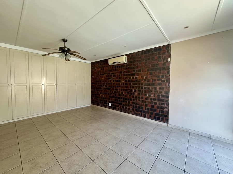 3 Bedroom Property for Sale in Meer En See KwaZulu-Natal