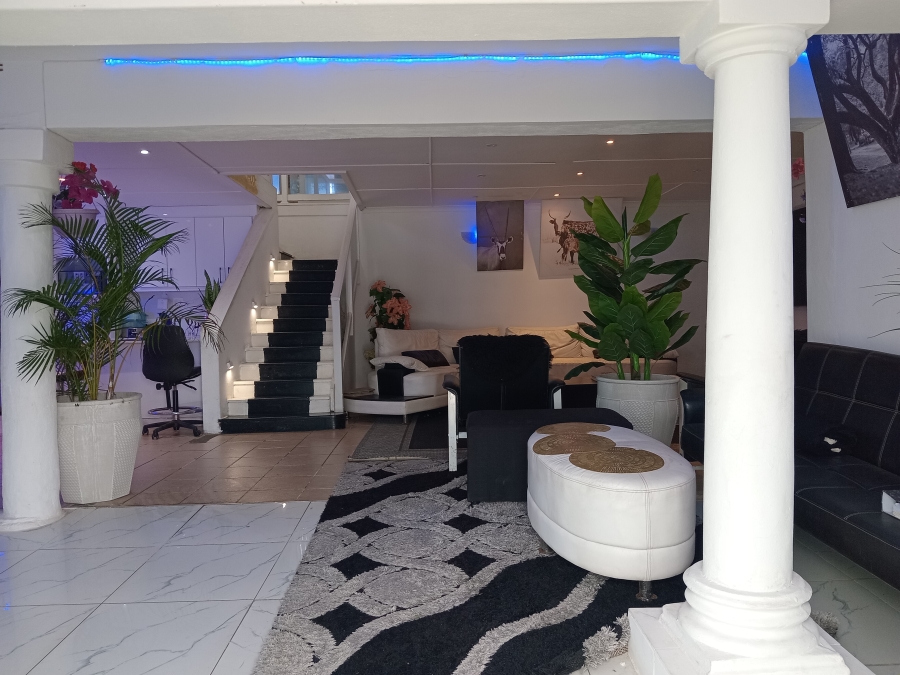 To Let 4 Bedroom Property for Rent in Margate Beach KwaZulu-Natal