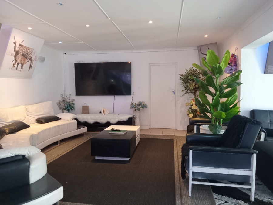 To Let 4 Bedroom Property for Rent in Margate Beach KwaZulu-Natal