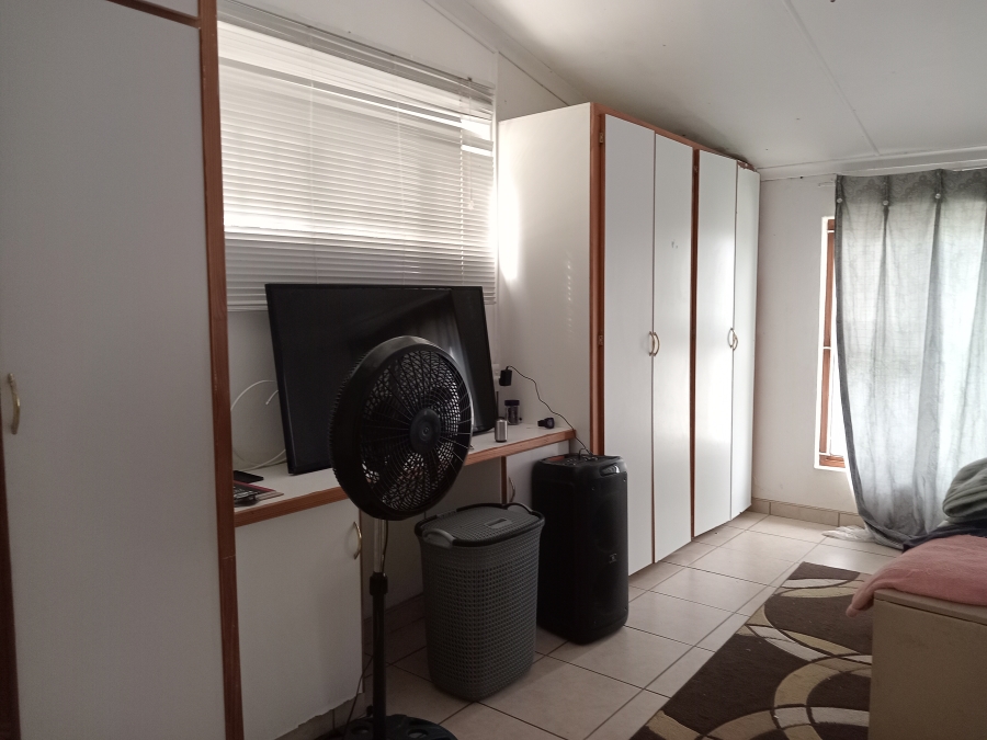 To Let 4 Bedroom Property for Rent in Margate Beach KwaZulu-Natal