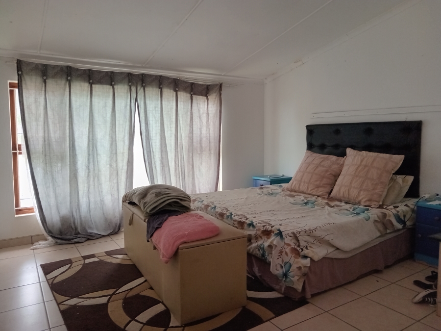 To Let 4 Bedroom Property for Rent in Margate Beach KwaZulu-Natal