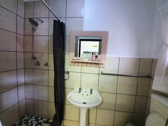 To Let 2 Bedroom Property for Rent in Uvongo KwaZulu-Natal