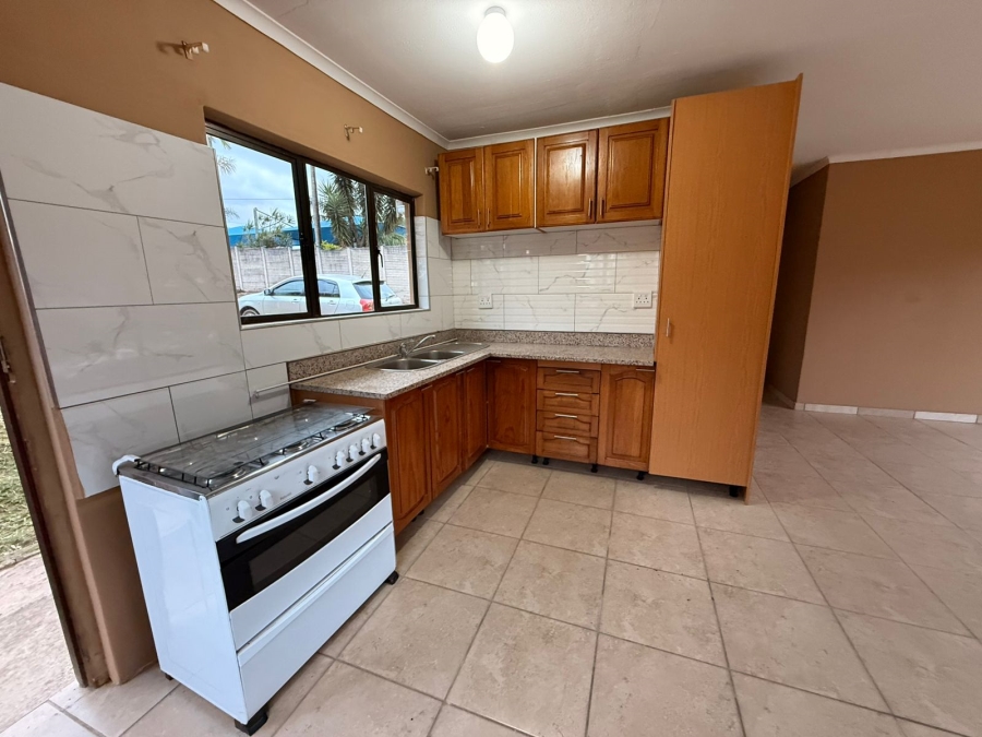 To Let 2 Bedroom Property for Rent in Crestholme KwaZulu-Natal