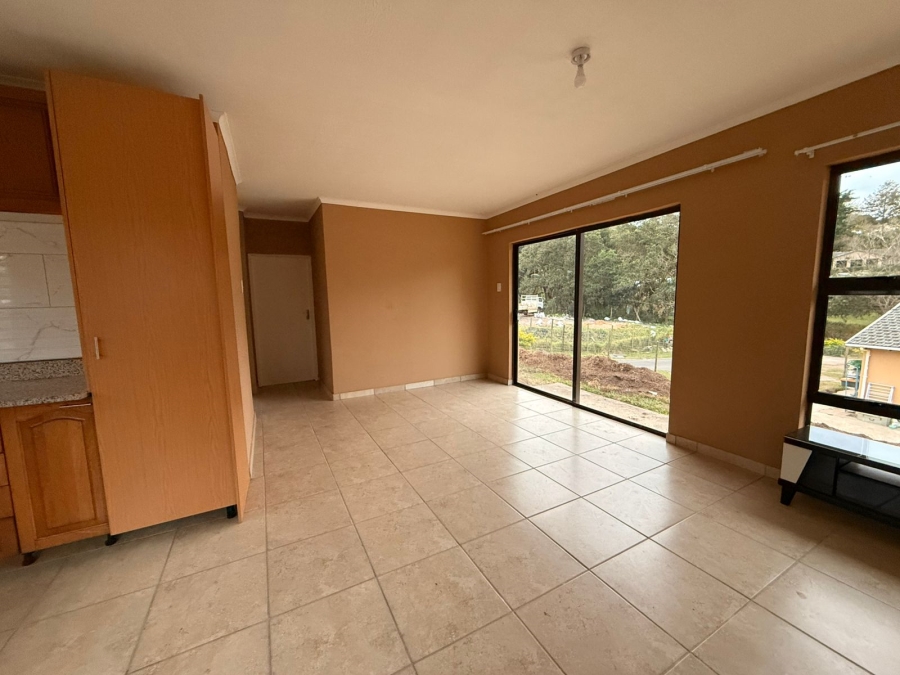 To Let 2 Bedroom Property for Rent in Crestholme KwaZulu-Natal