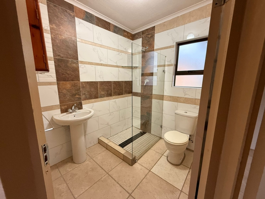 To Let 2 Bedroom Property for Rent in Crestholme KwaZulu-Natal