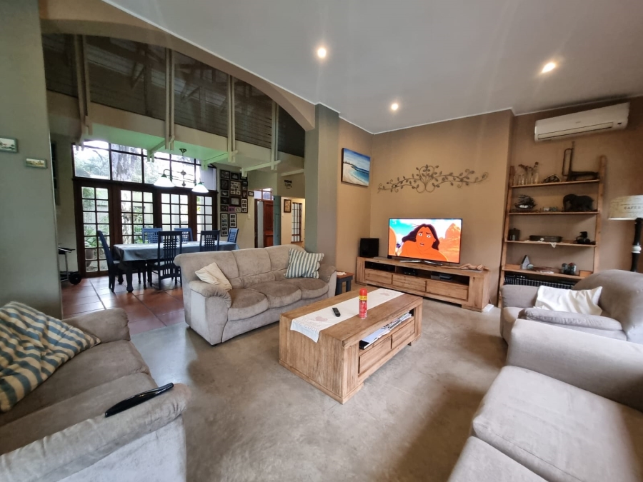 6 Bedroom Property for Sale in Meer En See KwaZulu-Natal