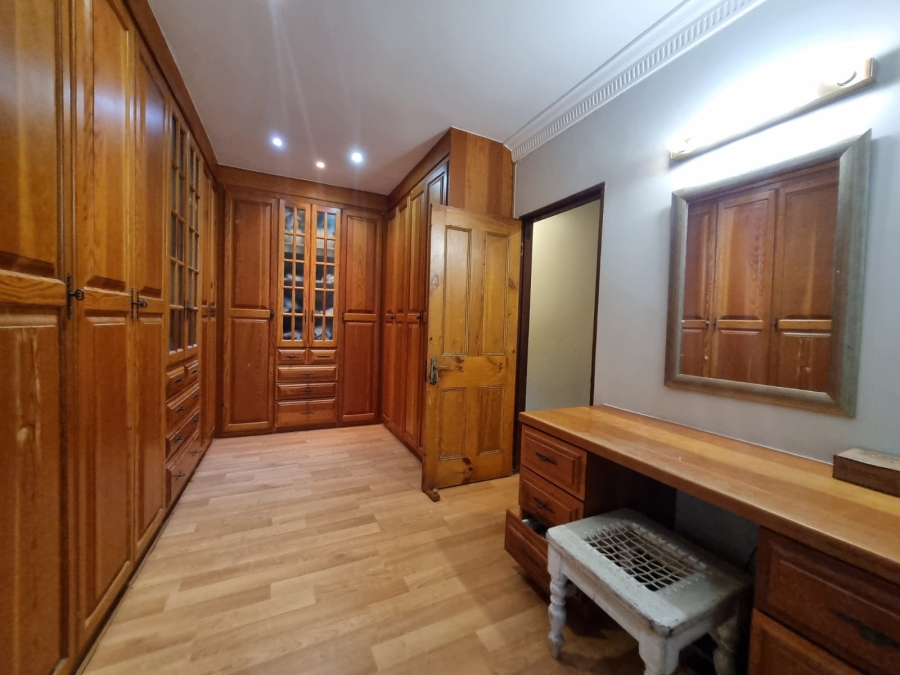 6 Bedroom Property for Sale in Meer En See KwaZulu-Natal
