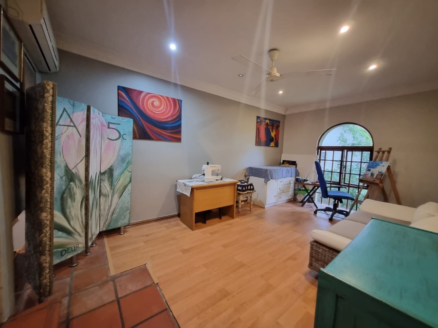 6 Bedroom Property for Sale in Meer En See KwaZulu-Natal