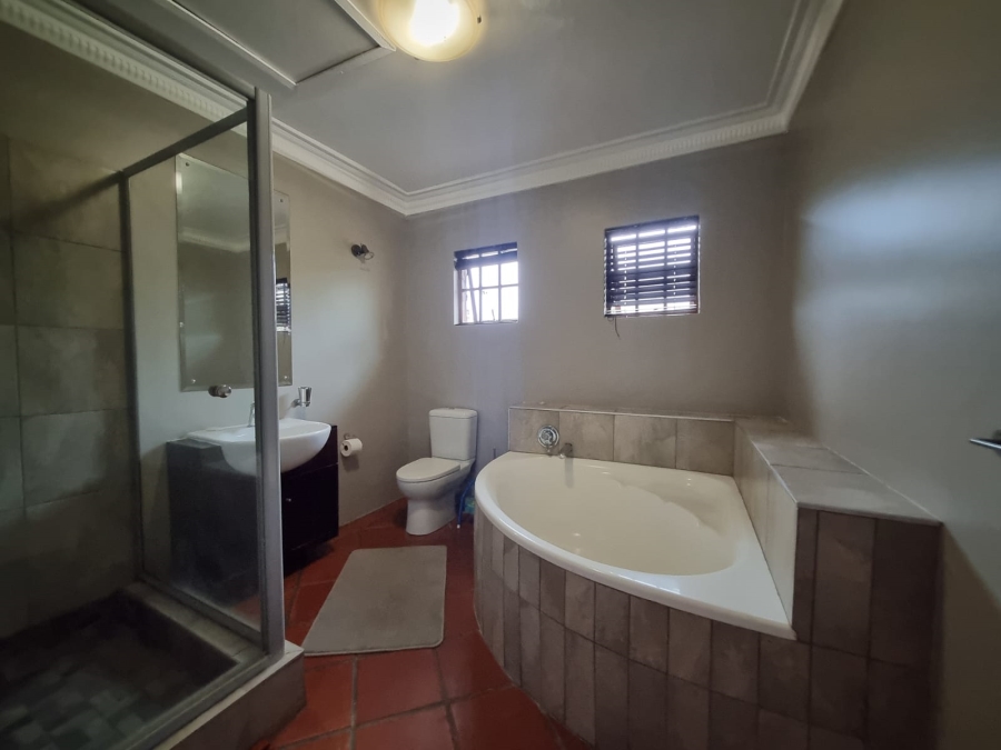 6 Bedroom Property for Sale in Meer En See KwaZulu-Natal