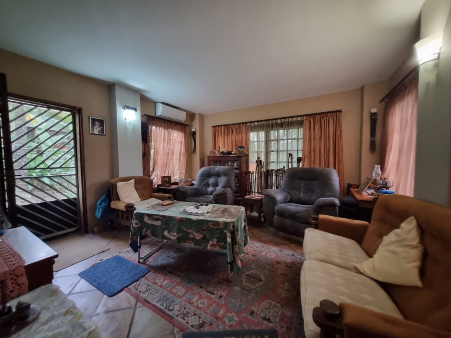 6 Bedroom Property for Sale in Meer En See KwaZulu-Natal