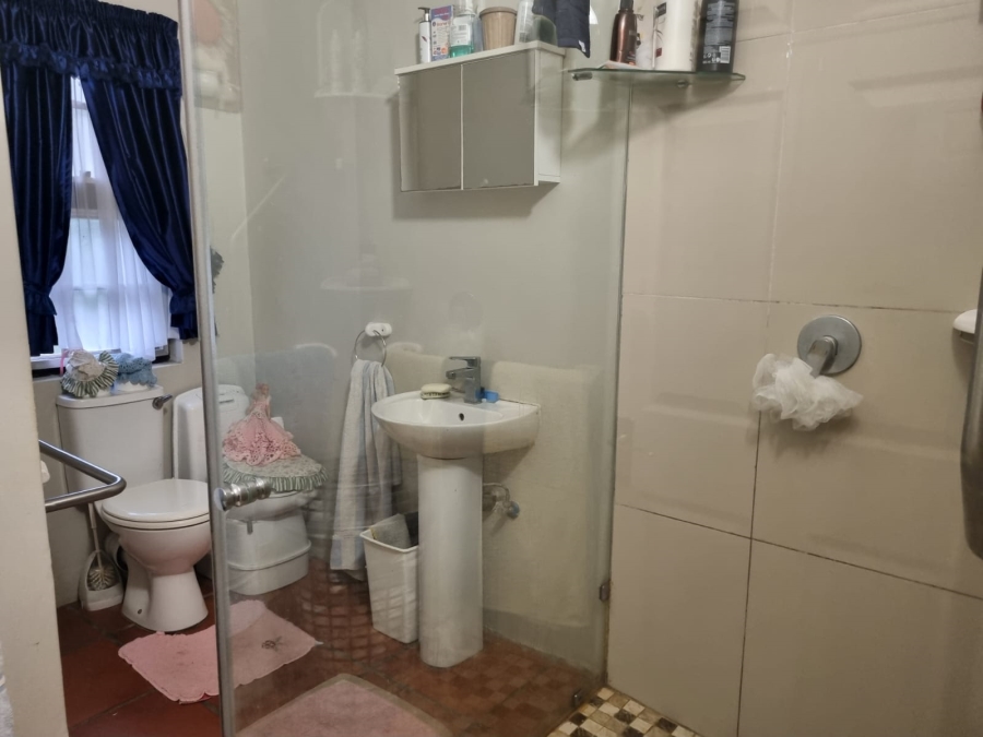 6 Bedroom Property for Sale in Meer En See KwaZulu-Natal