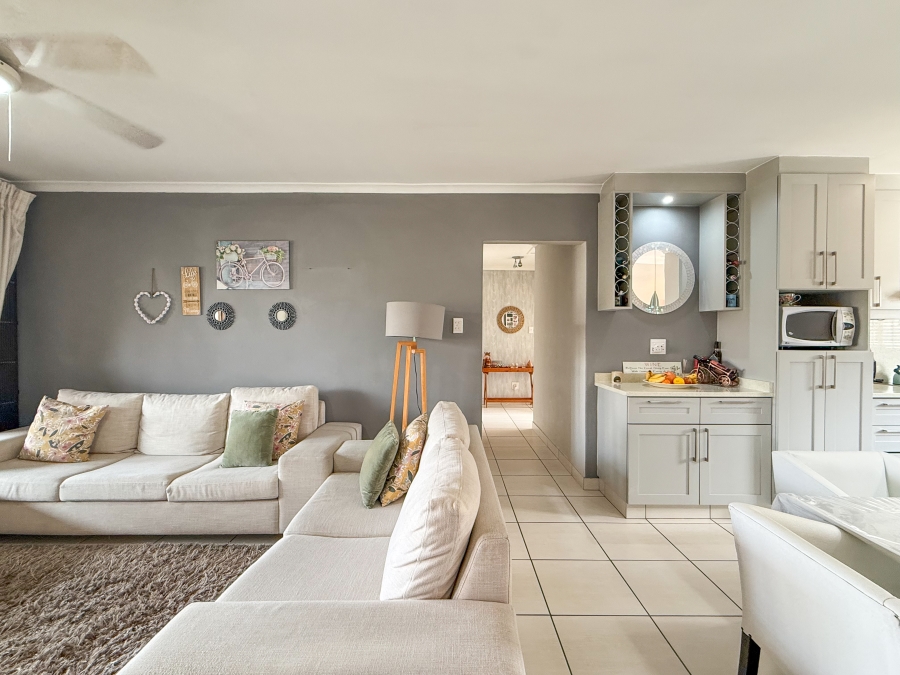 3 Bedroom Property for Sale in Wakenshaw Estate KwaZulu-Natal