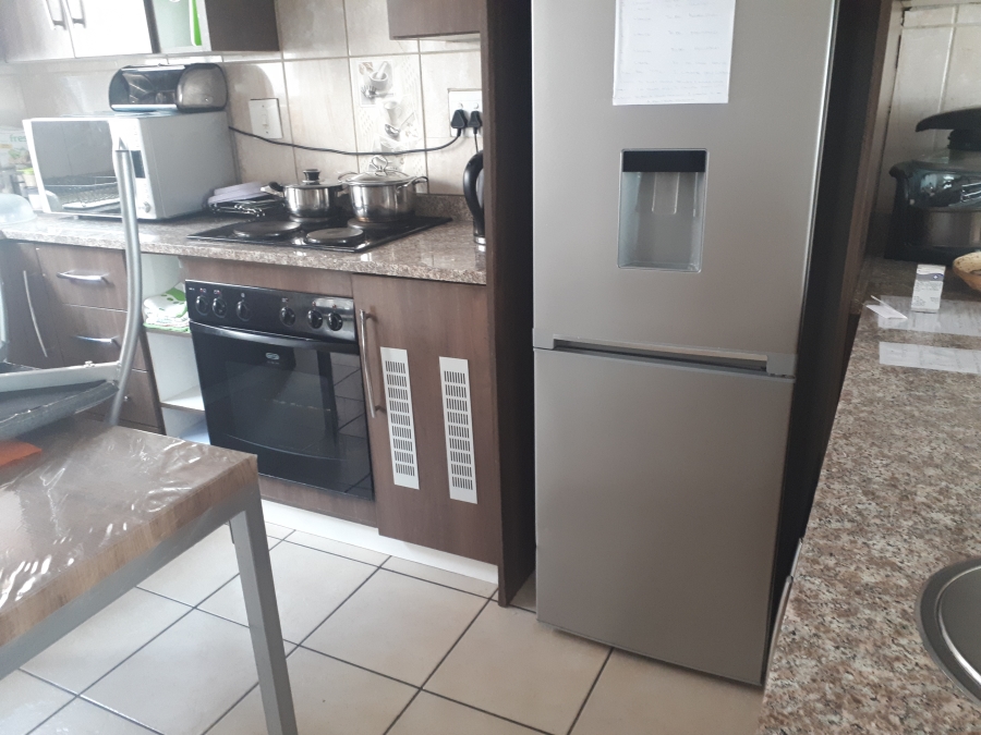 To Let 3 Bedroom Property for Rent in Pioneer Park KwaZulu-Natal