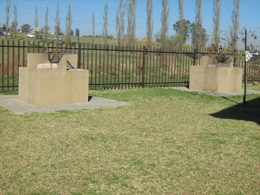 To Let 3 Bedroom Property for Rent in Pioneer Park KwaZulu-Natal