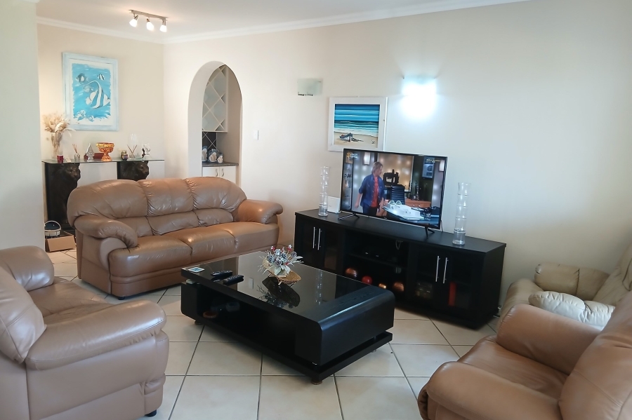 4 Bedroom Property for Sale in Uvongo Beach KwaZulu-Natal