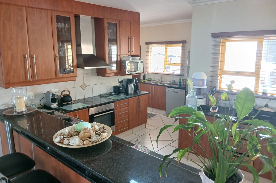 4 Bedroom Property for Sale in Uvongo Beach KwaZulu-Natal