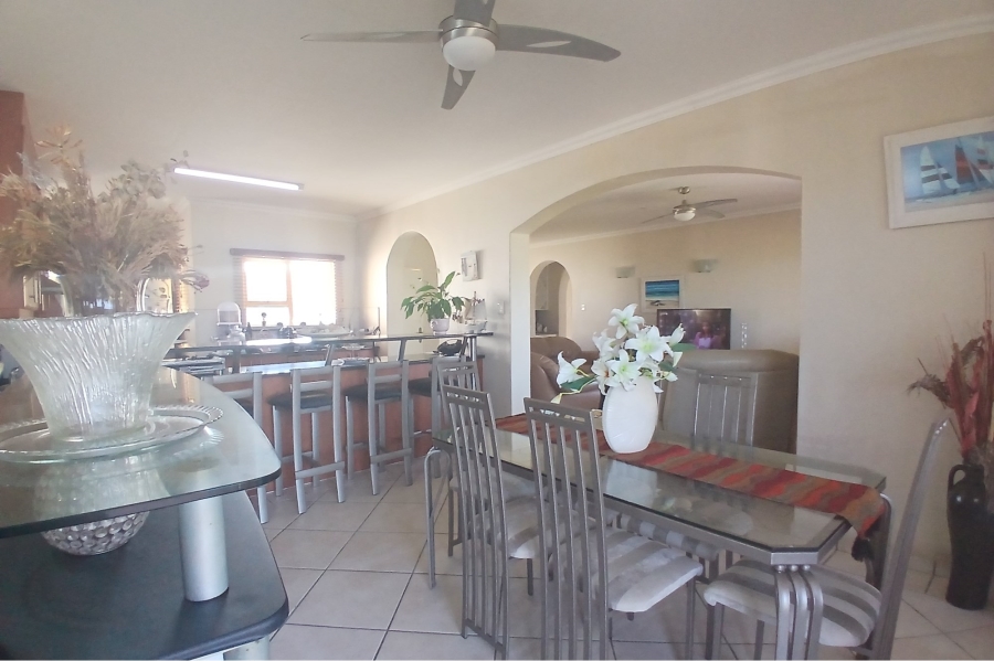 4 Bedroom Property for Sale in Uvongo Beach KwaZulu-Natal