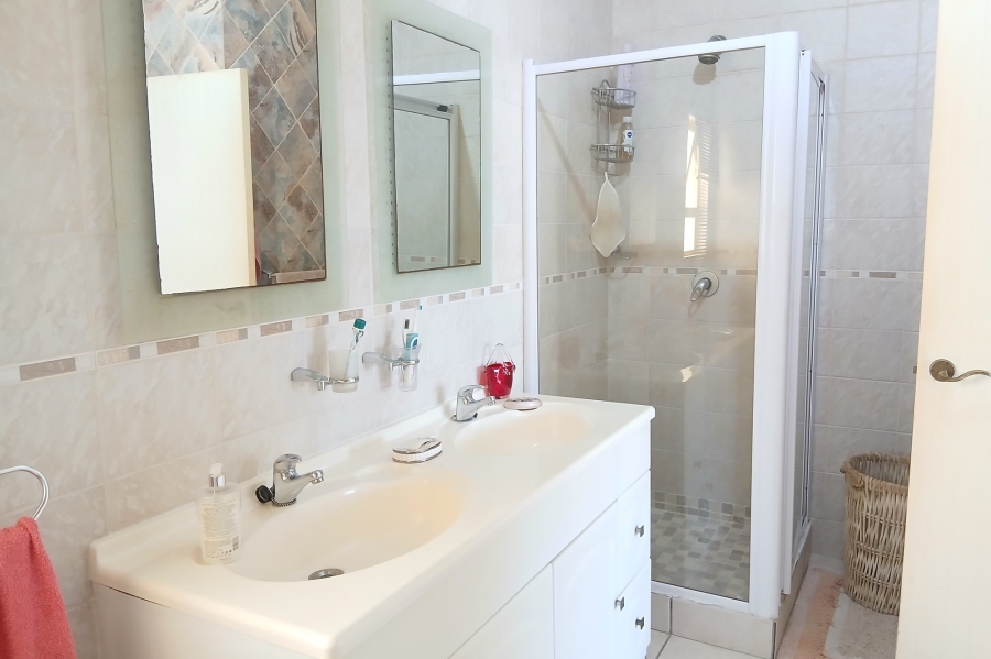 4 Bedroom Property for Sale in Uvongo Beach KwaZulu-Natal
