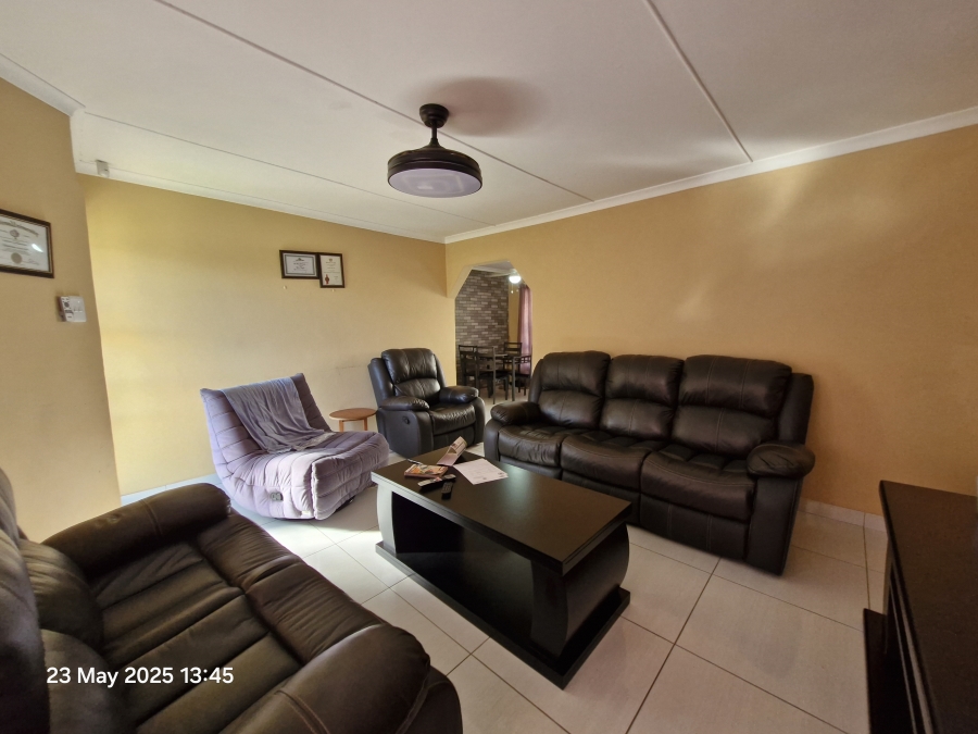 3 Bedroom Property for Sale in Mount Vernon KwaZulu-Natal