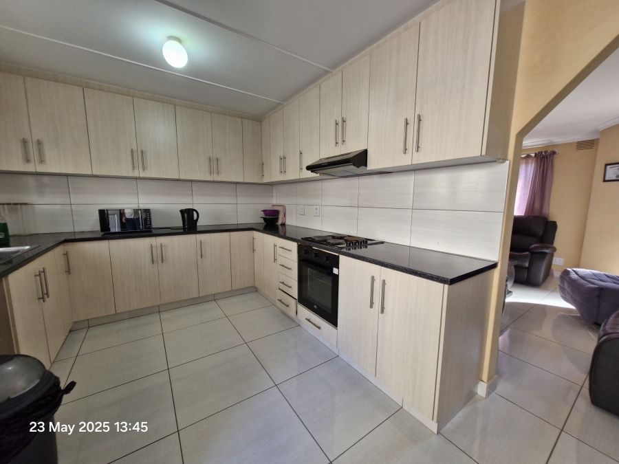 3 Bedroom Property for Sale in Mount Vernon KwaZulu-Natal
