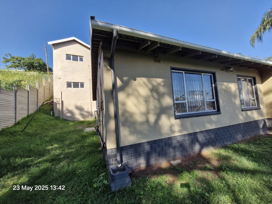 3 Bedroom Property for Sale in Mount Vernon KwaZulu-Natal