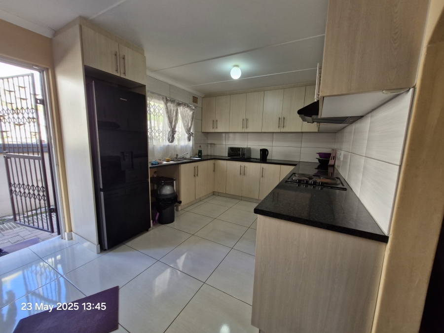 3 Bedroom Property for Sale in Mount Vernon KwaZulu-Natal