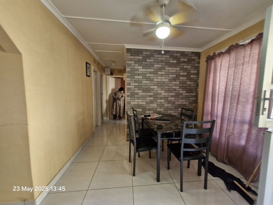 3 Bedroom Property for Sale in Mount Vernon KwaZulu-Natal