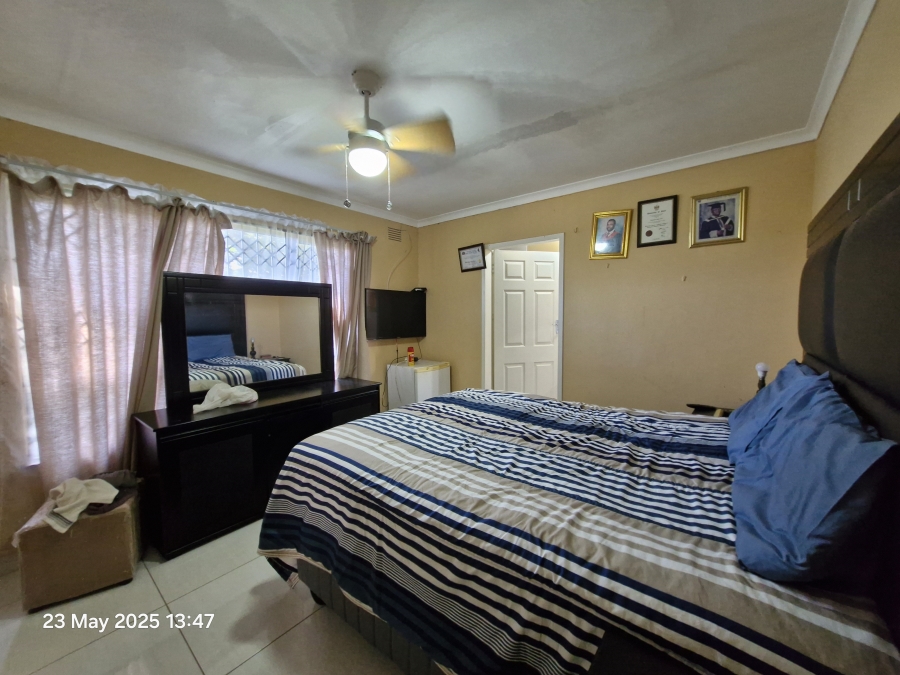 3 Bedroom Property for Sale in Mount Vernon KwaZulu-Natal