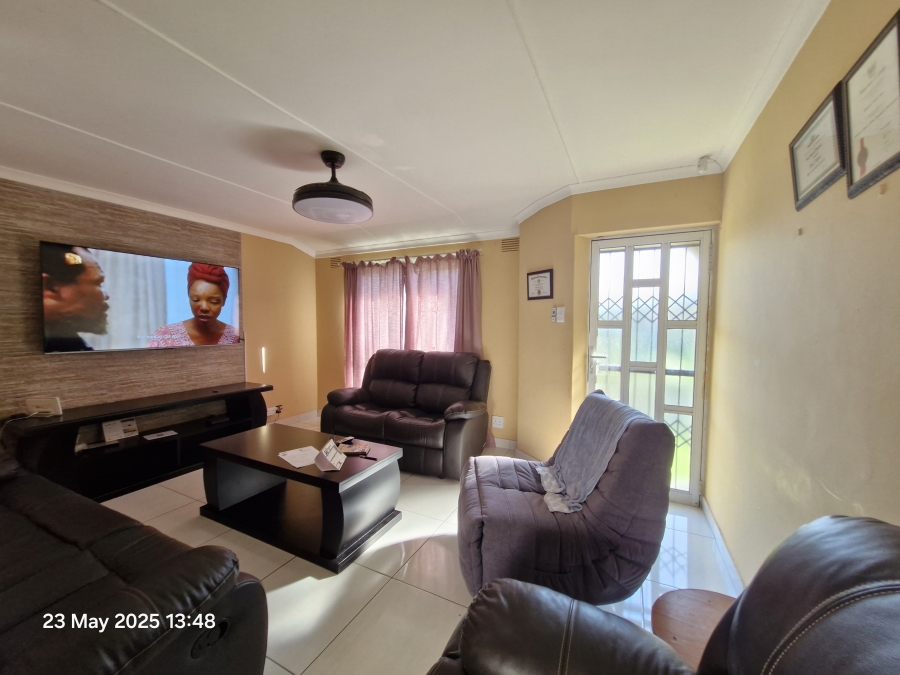 3 Bedroom Property for Sale in Mount Vernon KwaZulu-Natal