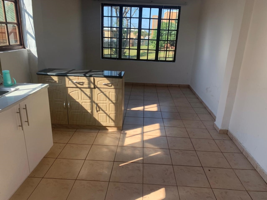 To Let 1 Bedroom Property for Rent in Empangeni Central KwaZulu-Natal